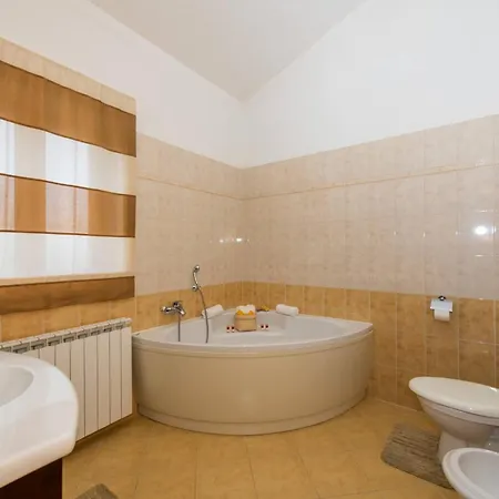 Holiday home Wish Mit Beheiztem Pool