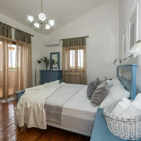 Holiday home Wish Mit Beheiztem Pool Svetvincenat