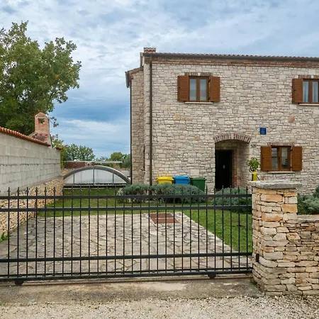 Casa de Férias Wish Mit Beheiztem Pool Svetvinčenat